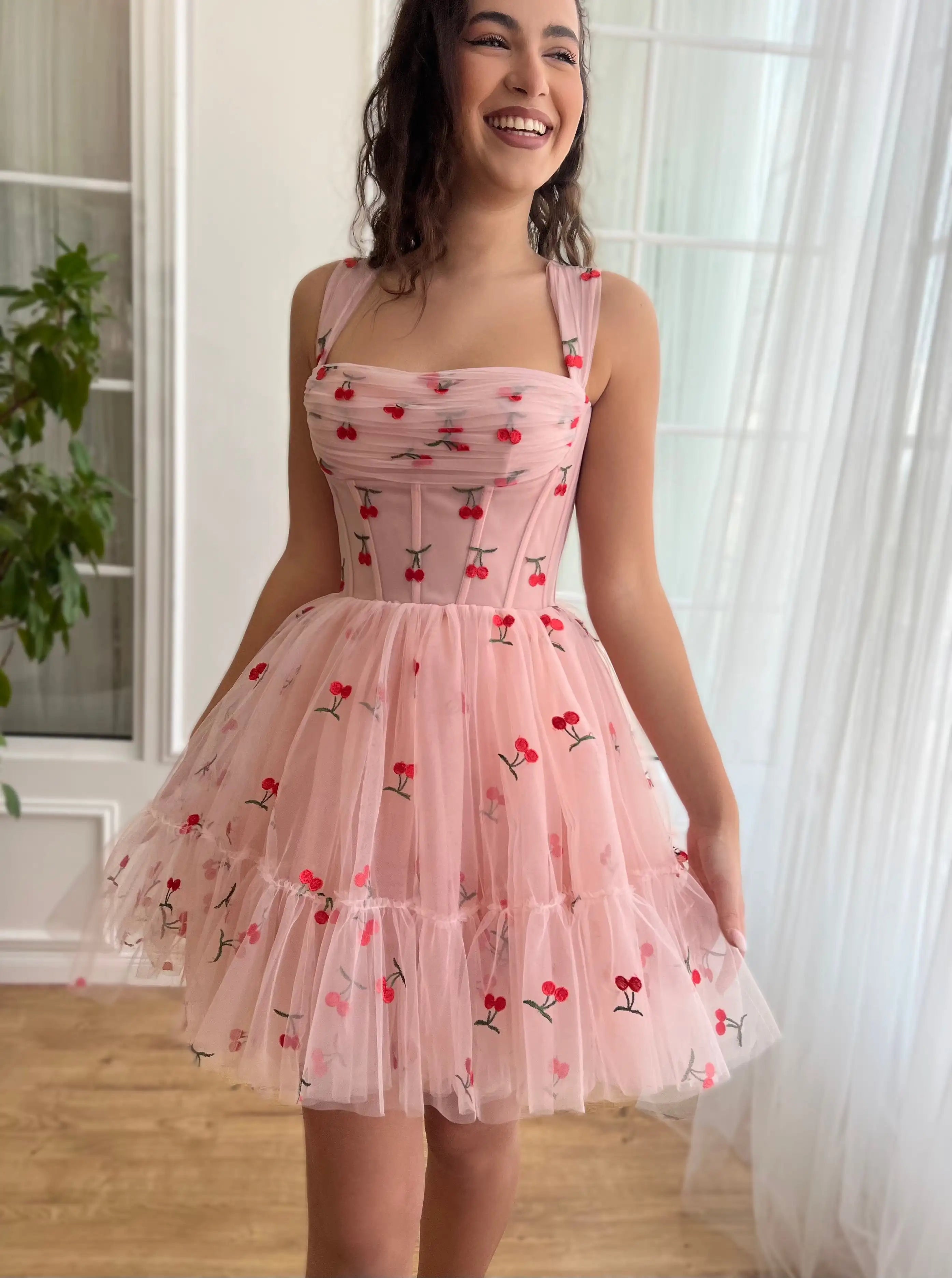 Tulle Mini Short Homecoming Dresses V-Neck Prom Dress 2024 Sweet Cute Formal Cocktail Dress Sleeveless Backless Ball Gowns Customized